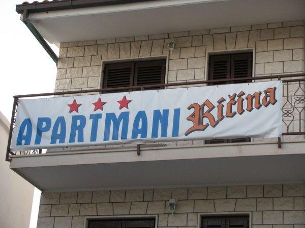 Apartments Ricina Dugi Rat Bagian luar foto